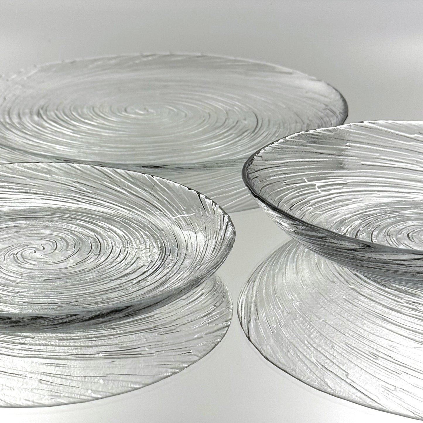 VOLUTE Glass Dinnerware Set