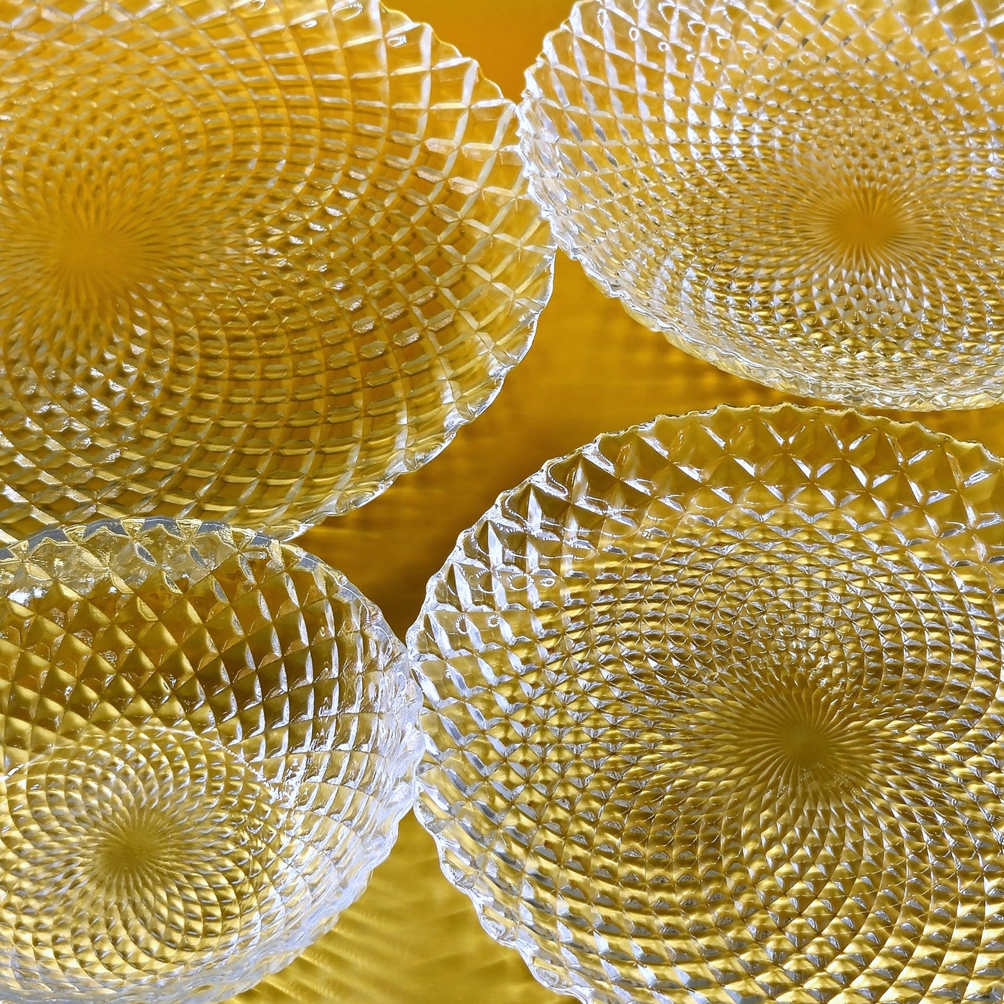 PAVO Glass Dinnerware Set