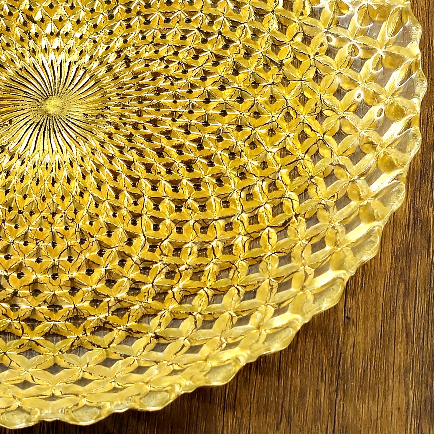PAVO Gilded Glass Dinnerware Set