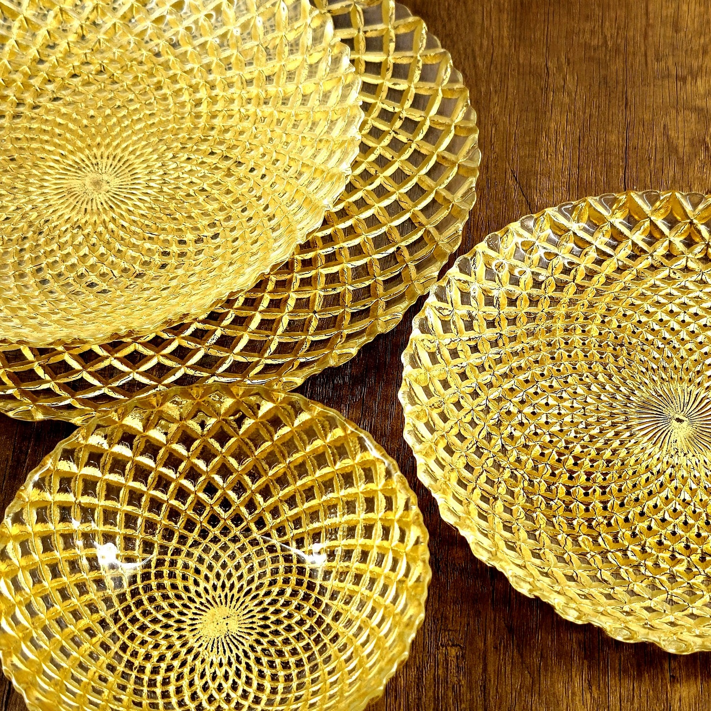 PAVO Gilded Glass Dinnerware Set